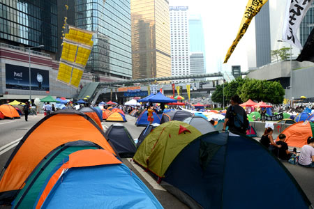 Occupy Hong Kong - the Admiralty protest site turns into a tent city
